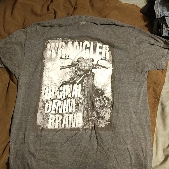 Shirts - Picture 3 of 8